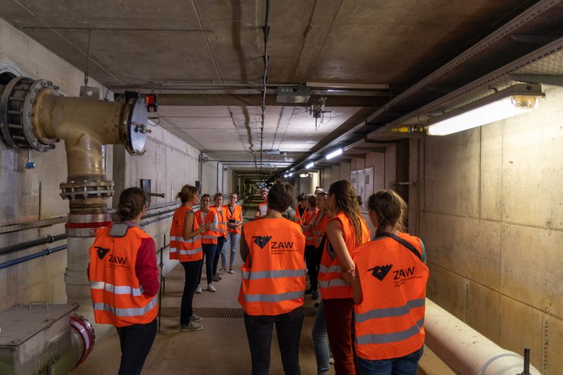 besichtigung-des-kontrolltunnels-unterhalb-der-deponie-1